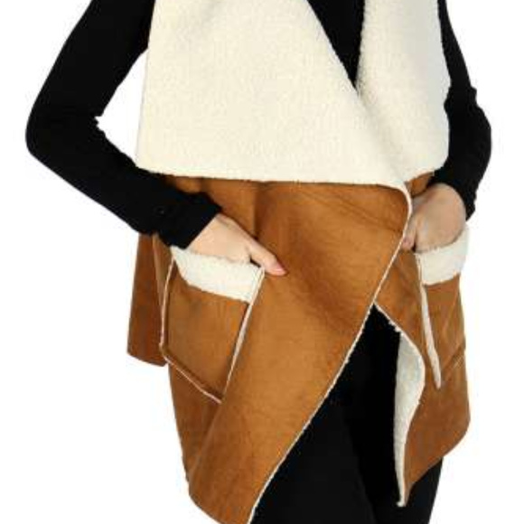 Contemporary sherpa vest with pocket - Picture 1 of 6